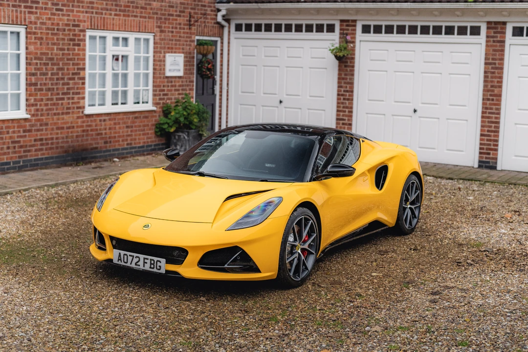 2022 Lotus Emira - Image 15 of 31