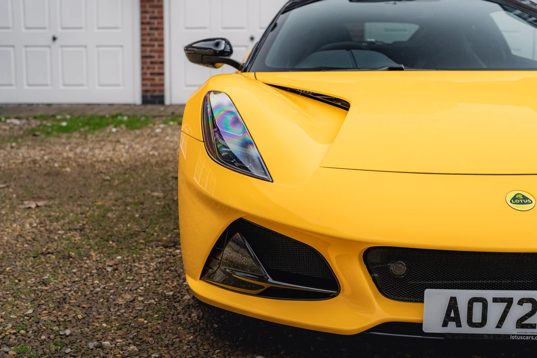 2022 Lotus Emira - Image 16 of 31