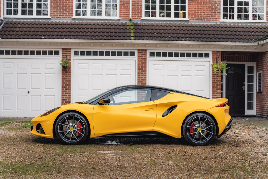 2022 Lotus Emira - Image 9 of 31