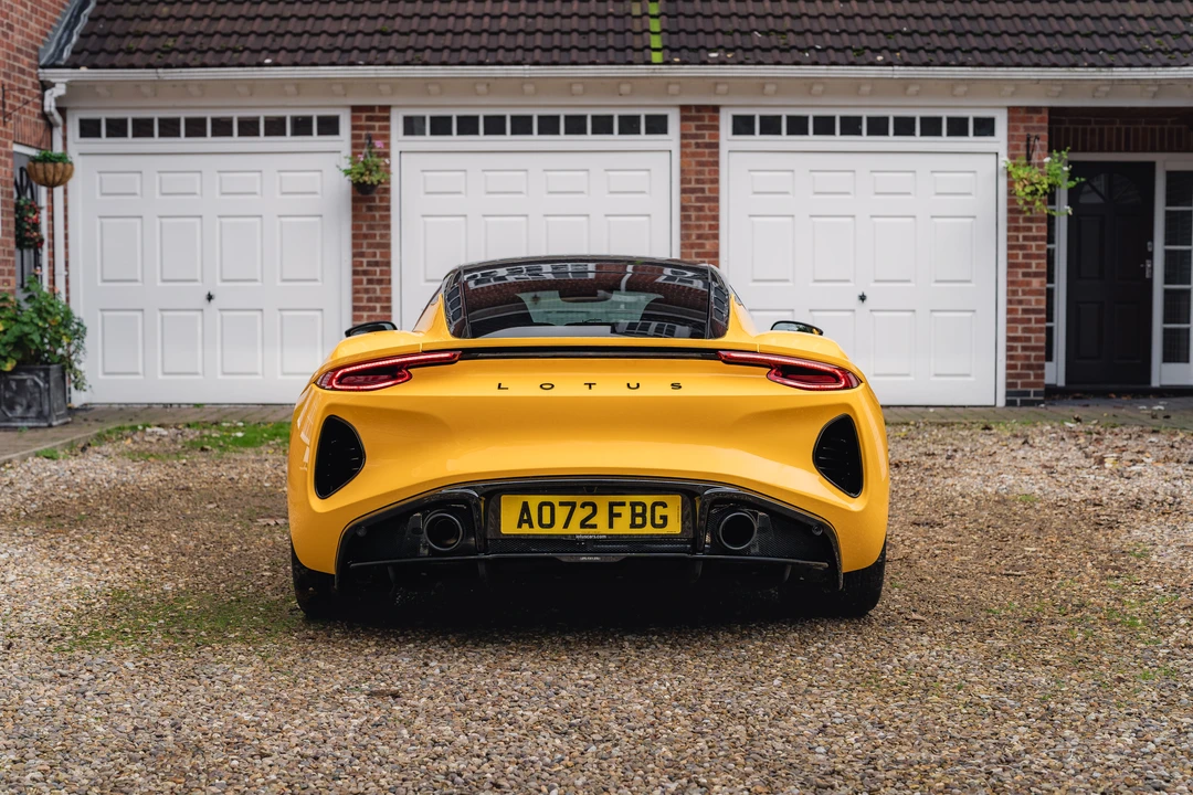 2022 Lotus Emira - Image 7 of 31