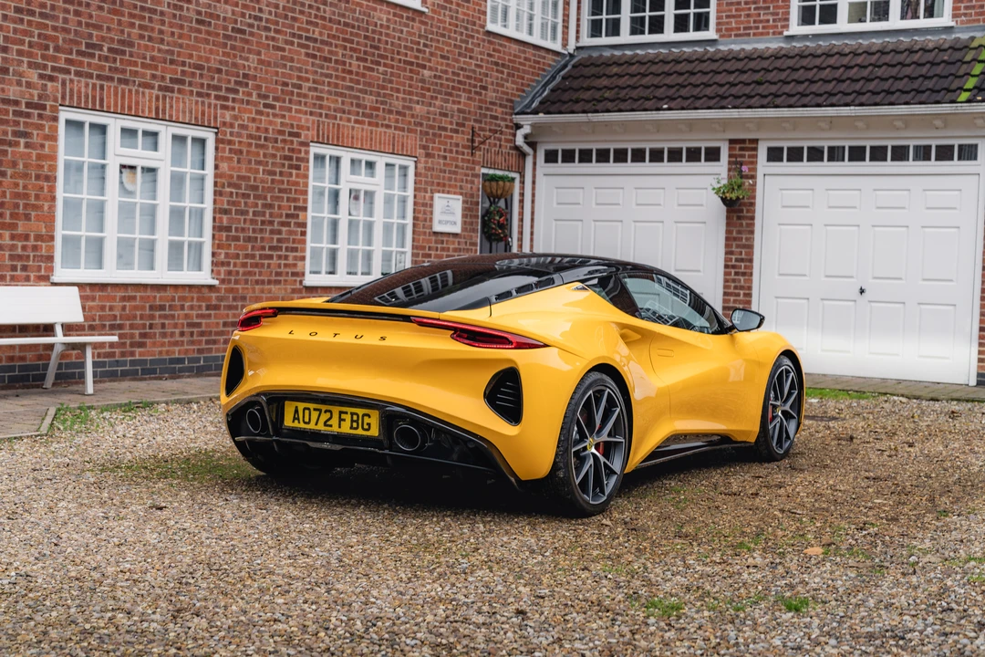 2022 Lotus Emira - Image 6 of 31