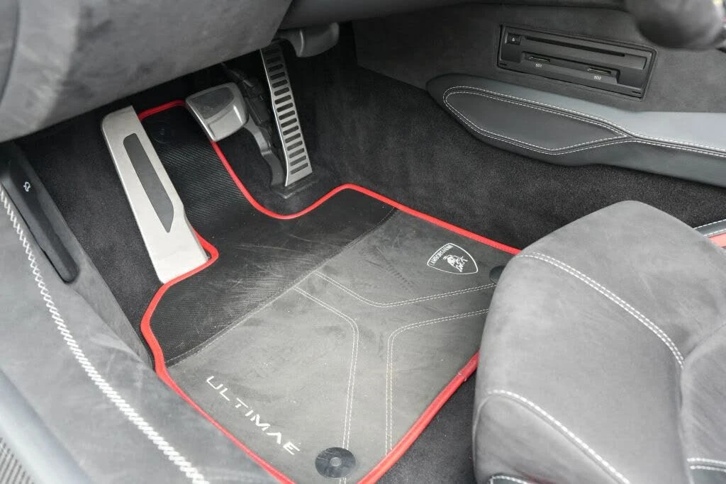 2022 Lamborghini Aventador LP780-4 Ultimae - Image 29 of 31