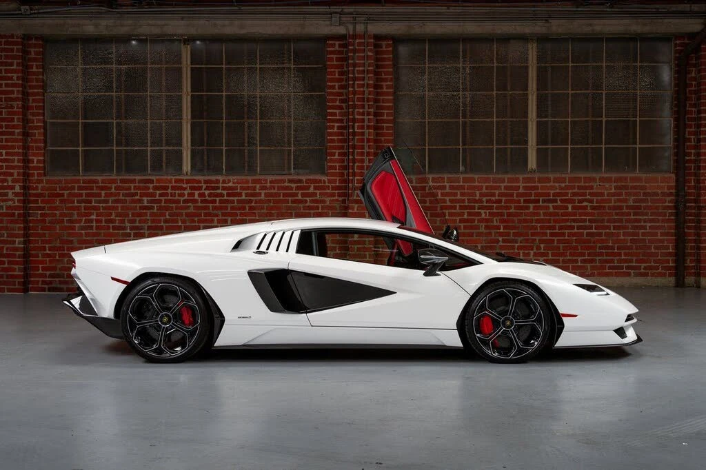 2022 Lamborghini Countach LPI 800-4 - Image 2 of 31