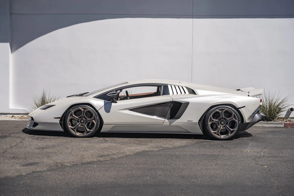 2022 Lamborghini Countach LPI 800-4 - Image 17 of 31