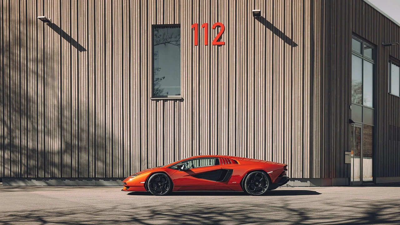 2022 Lamborghini Countach LPI 800-4 - Image 14 of 31