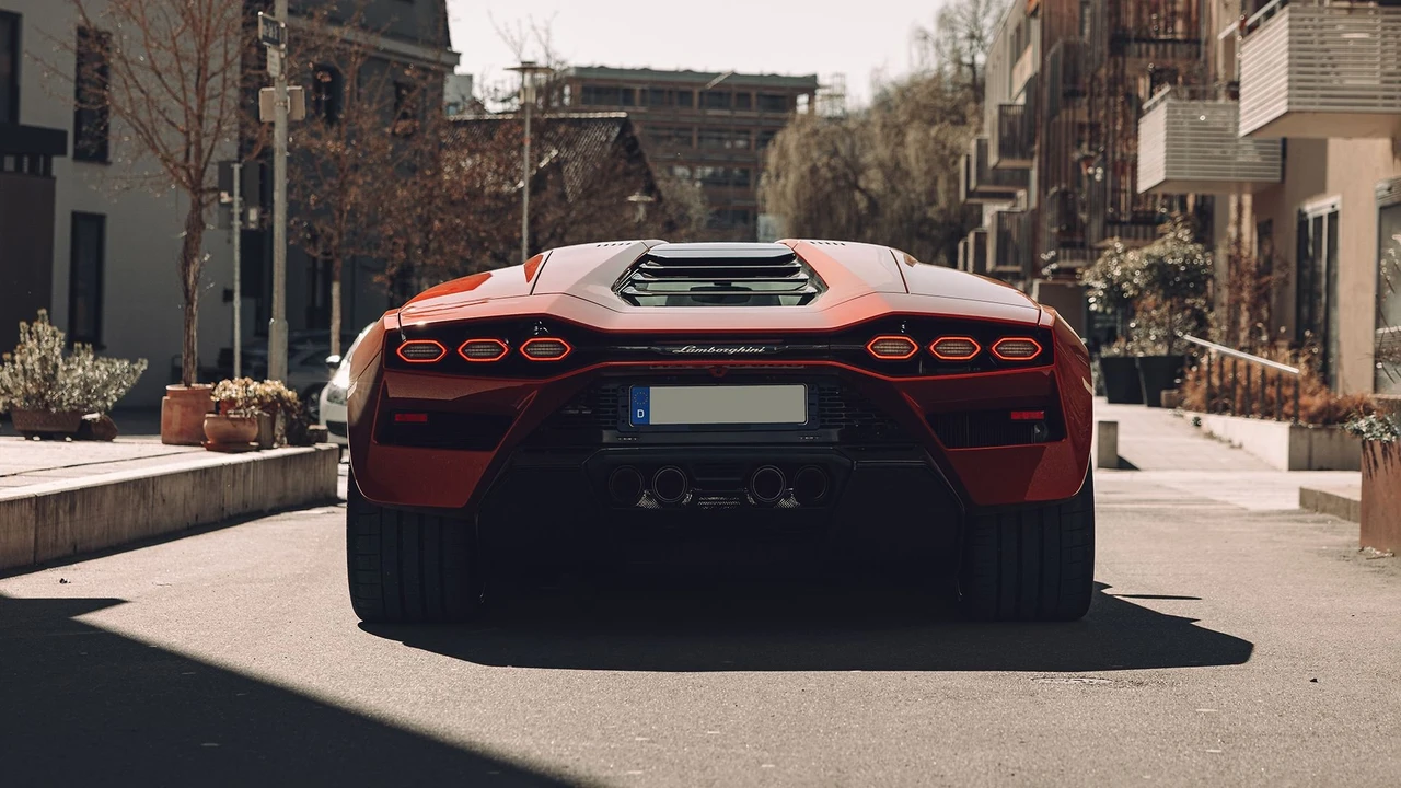 2022 Lamborghini Countach LPI 800-4 - Image 6 of 31