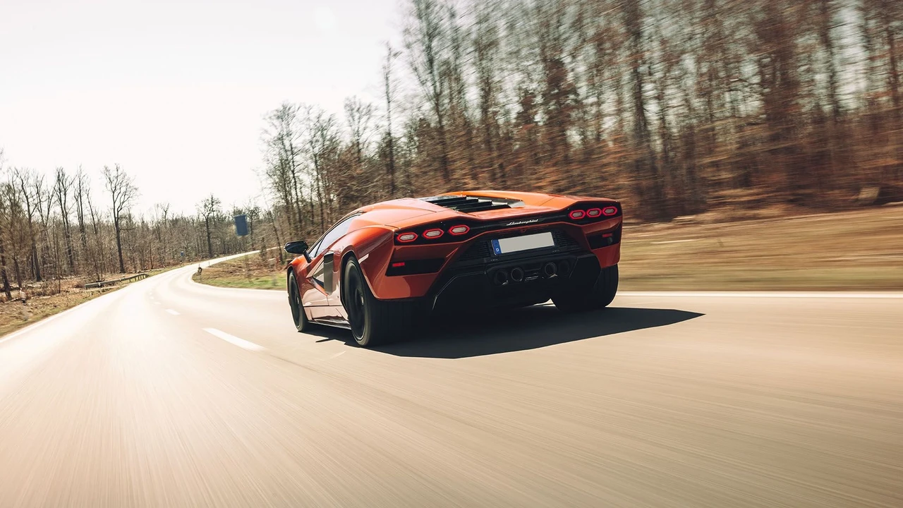 2022 Lamborghini Countach LPI 800-4 - Image 27 of 31