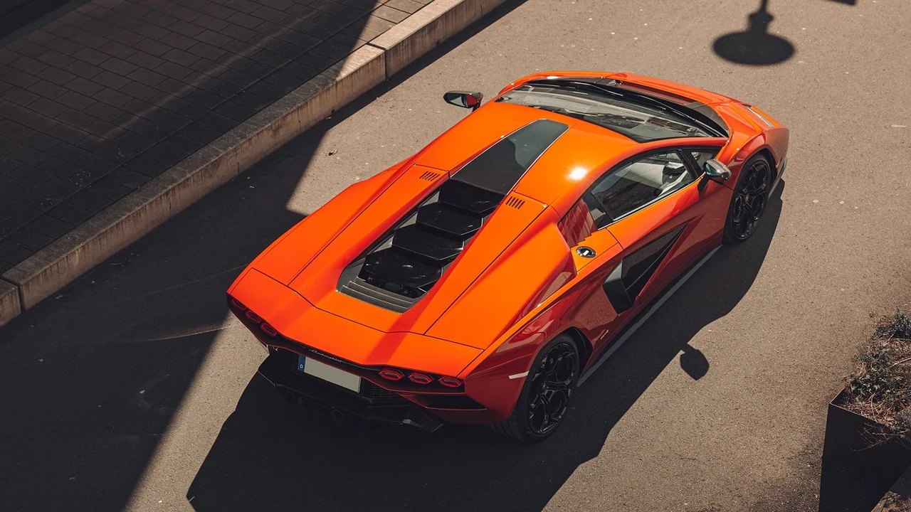 2022 Lamborghini Countach LPI 800-4 - Image 17 of 31