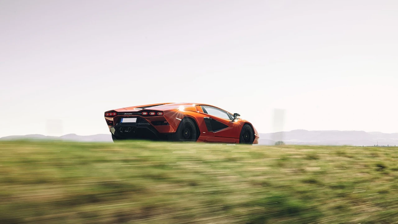 2022 Lamborghini Countach LPI 800-4 - Image 25 of 31