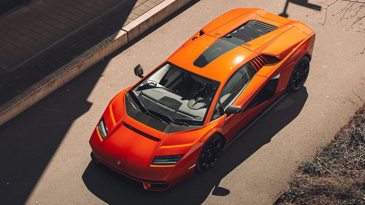 2022 Lamborghini Countach LPI 800-4 - Image 15 of 31
