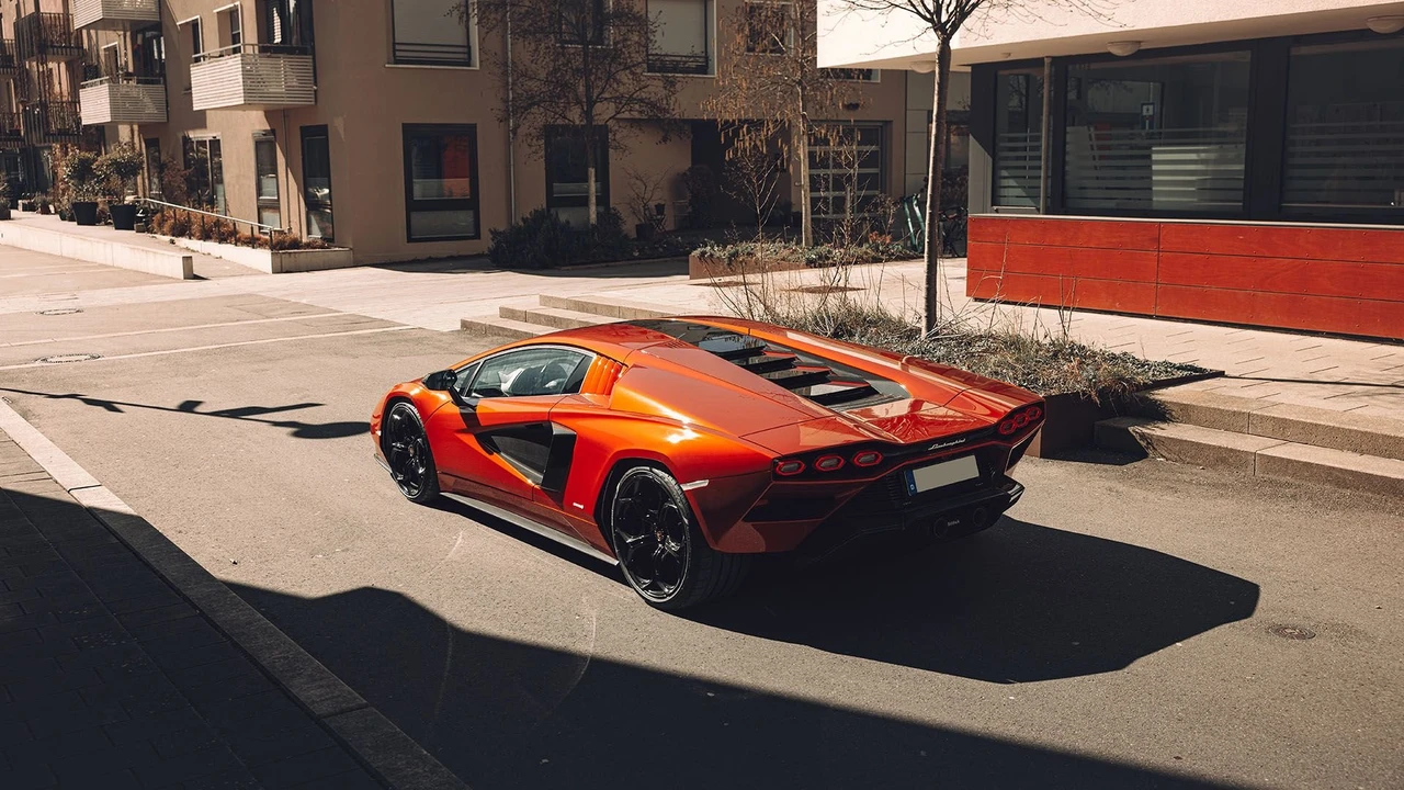 2022 Lamborghini Countach LPI 800-4 - Image 10 of 31