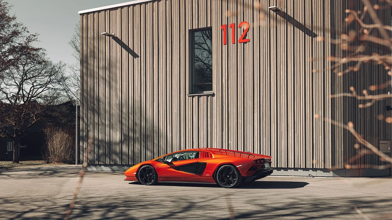 2022 Lamborghini Countach LPI 800-4 - Image 18 of 31