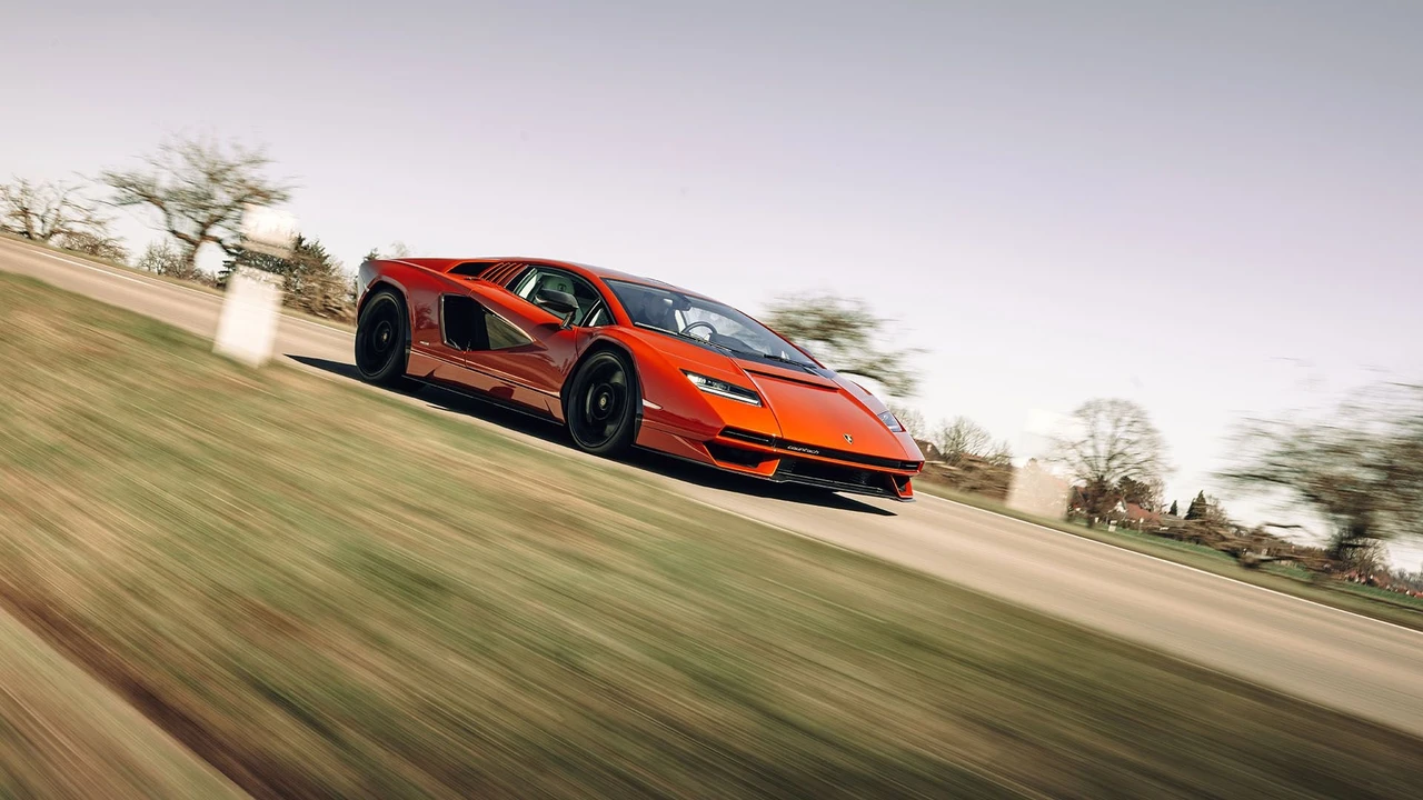2022 Lamborghini Countach LPI 800-4 - Image 16 of 31