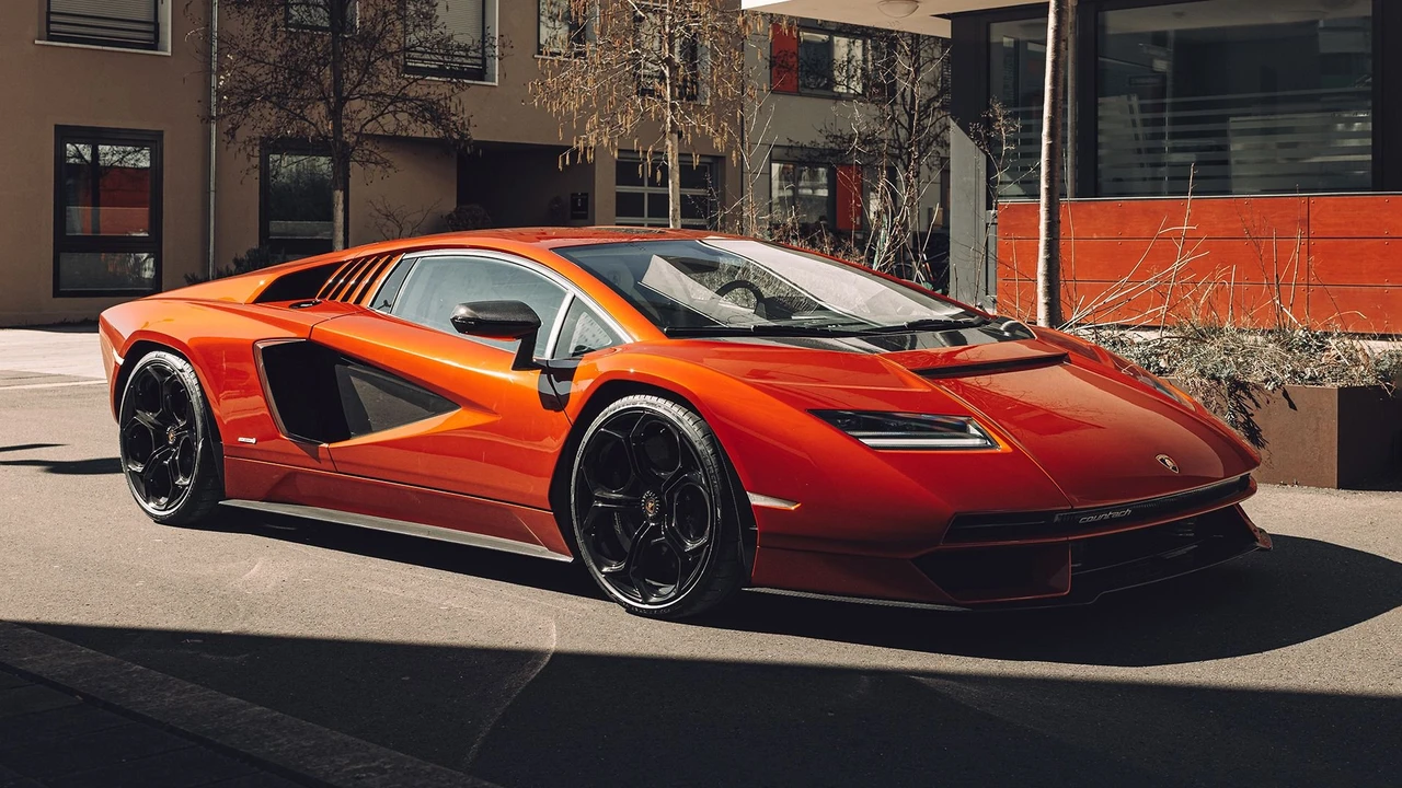2022 Lamborghini Countach LPI 800-4 - Image 5 of 31