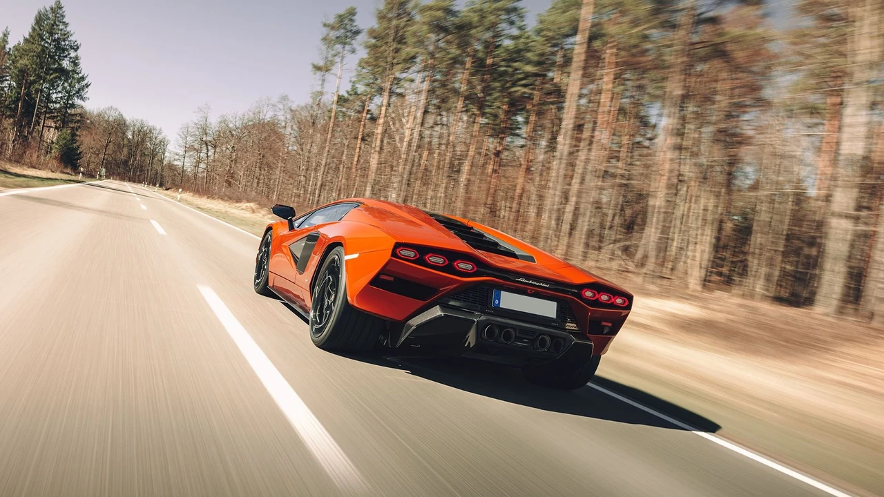 2022 Lamborghini Countach LPI 800-4 - Image 26 of 31