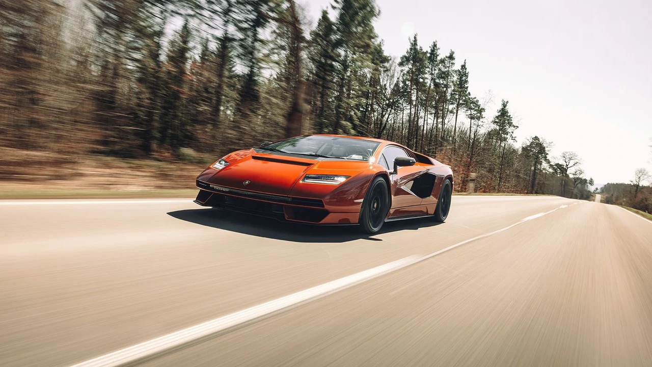 2022 Lamborghini Countach LPI 800-4 - Image 21 of 31