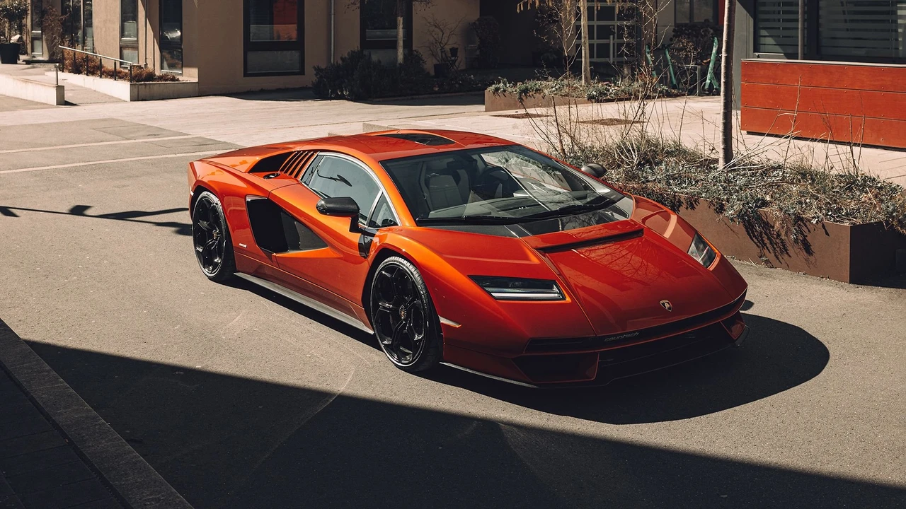 2022 Lamborghini Countach LPI 800-4 - Image 11 of 31
