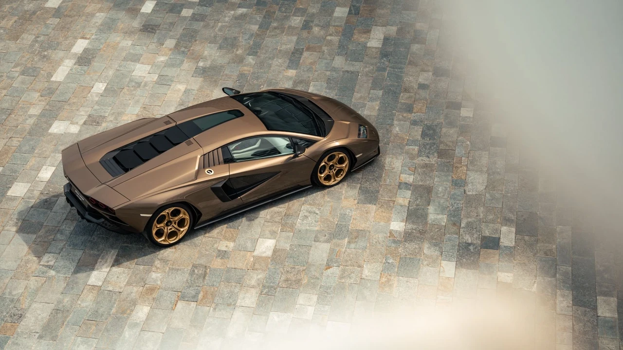 2022 Lamborghini Countach LPI 800-4 - Image 18 of 31