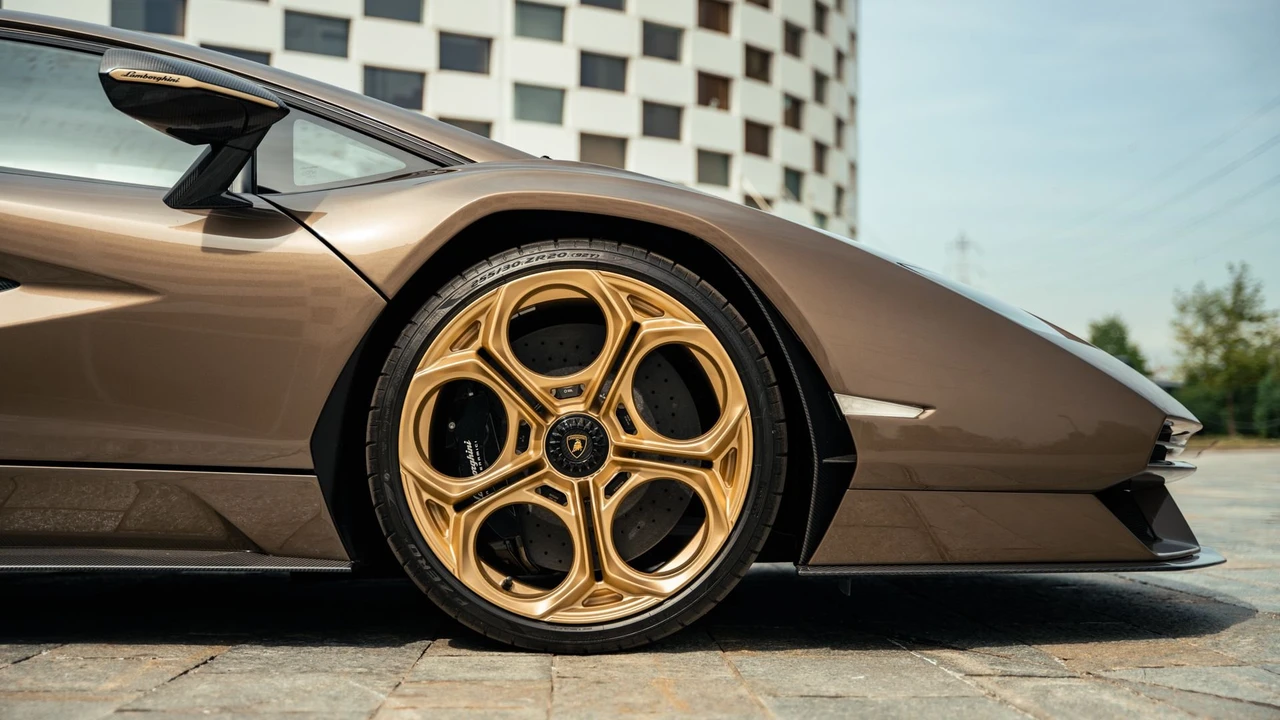 2022 Lamborghini Countach LPI 800-4 - Image 22 of 31