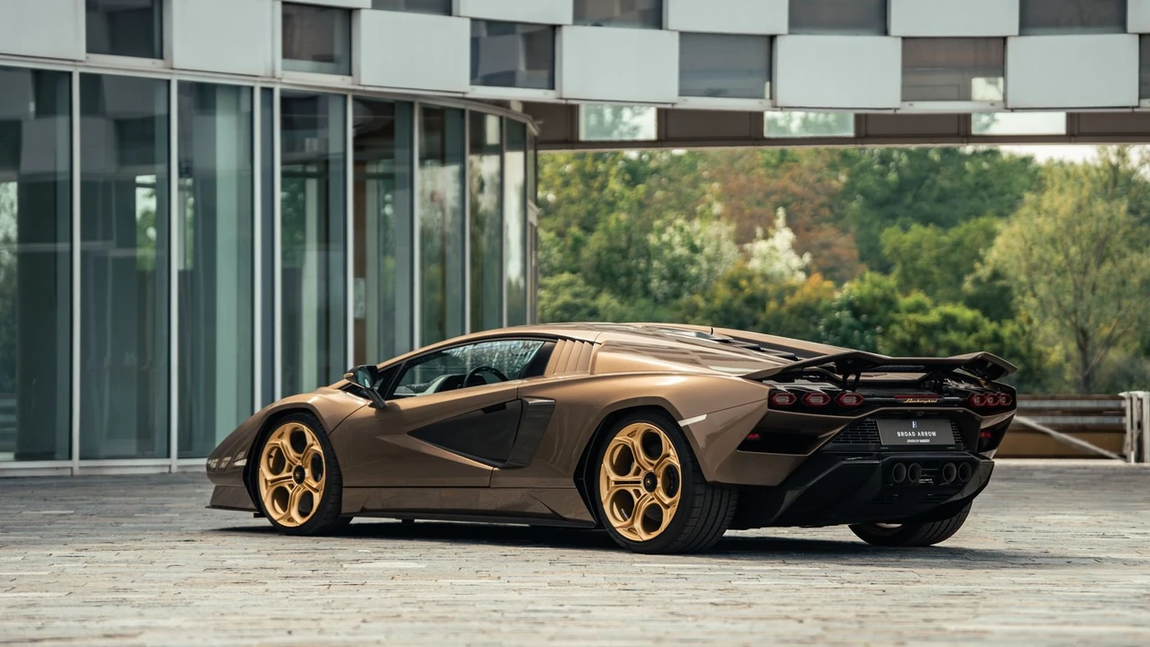 2022 Lamborghini Countach LPI 800-4 - Image 14 of 31