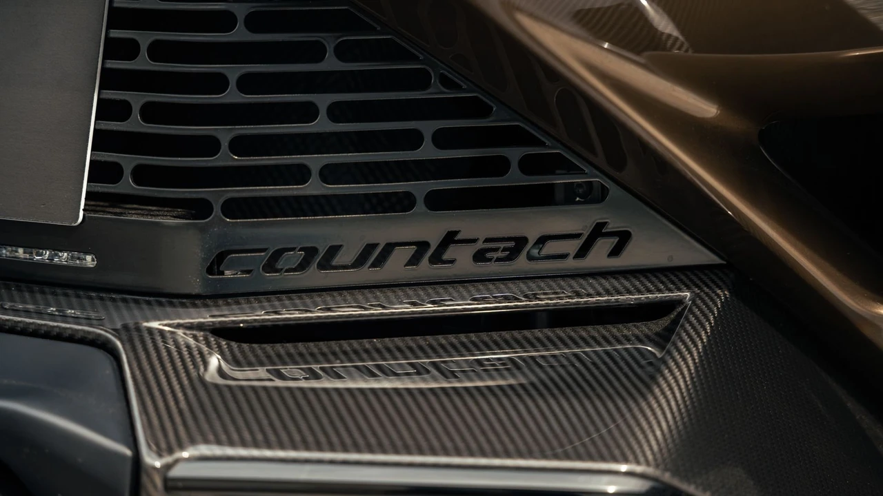 2022 Lamborghini Countach LPI 800-4 - Image 28 of 31