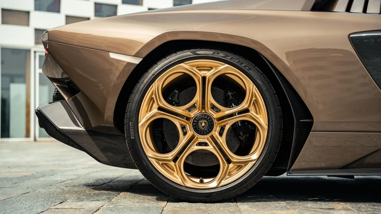 2022 Lamborghini Countach LPI 800-4 - Image 21 of 31