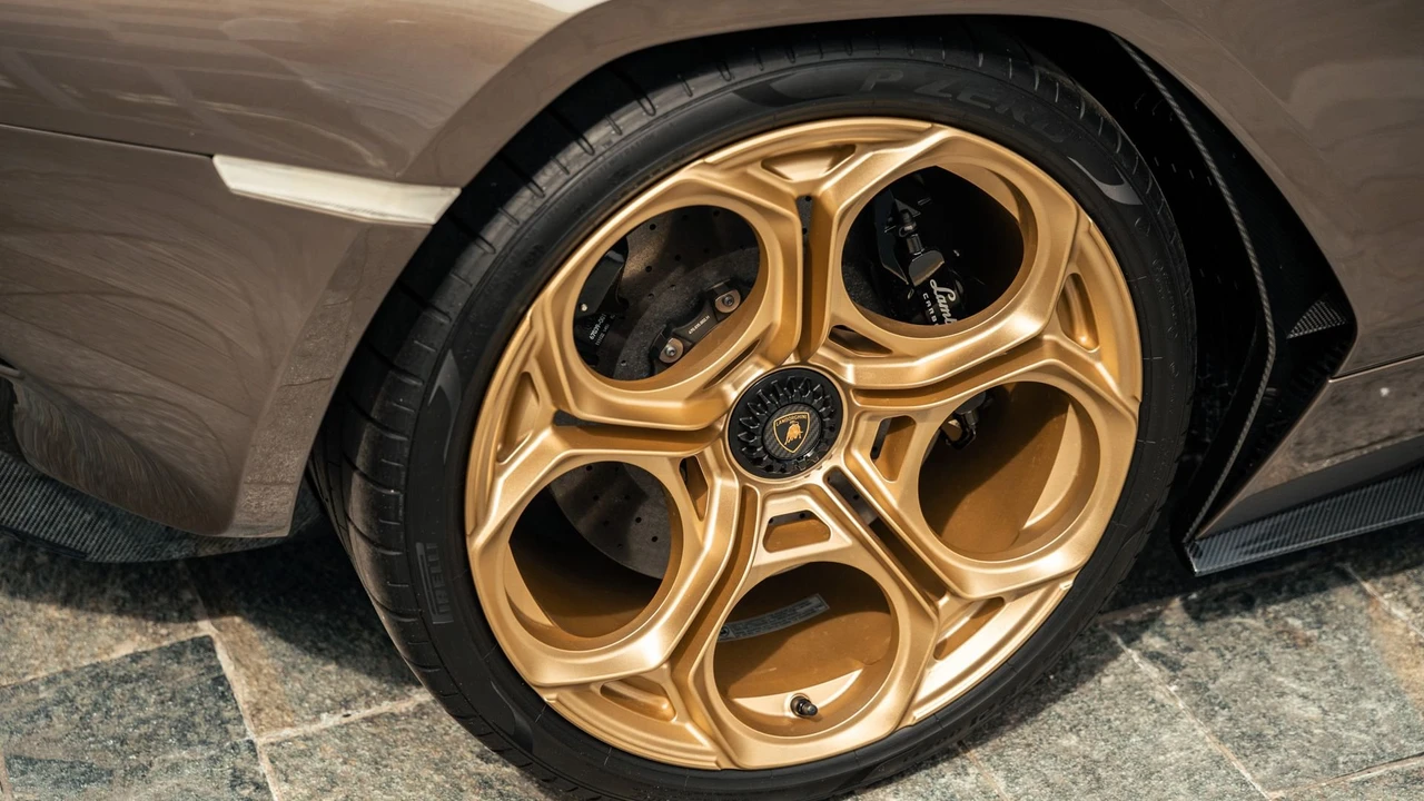 2022 Lamborghini Countach LPI 800-4 - Image 24 of 31