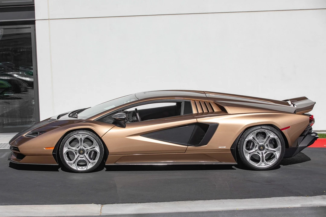 2022 Lamborghini Countach LPI 800-4 - Image 29 of 31