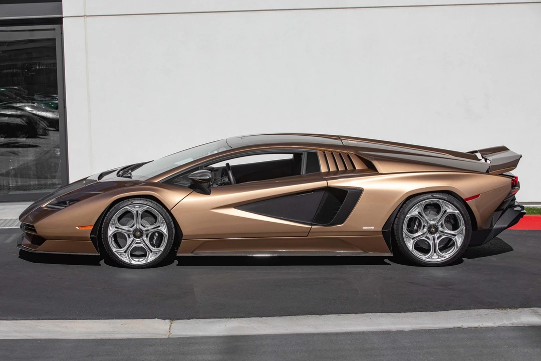 2022 Lamborghini Countach LPI 800-4 - Image 30 of 31