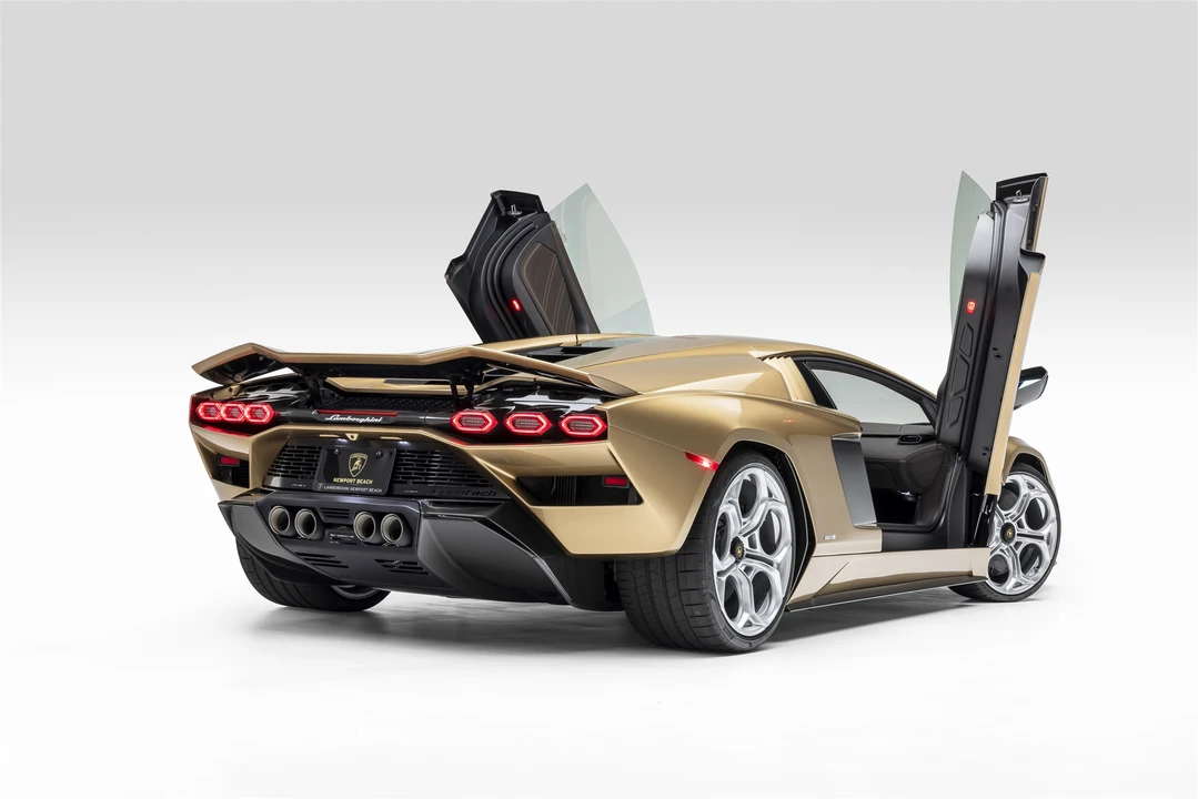 2022 Lamborghini Countach LPI 800-4 - Image 28 of 31
