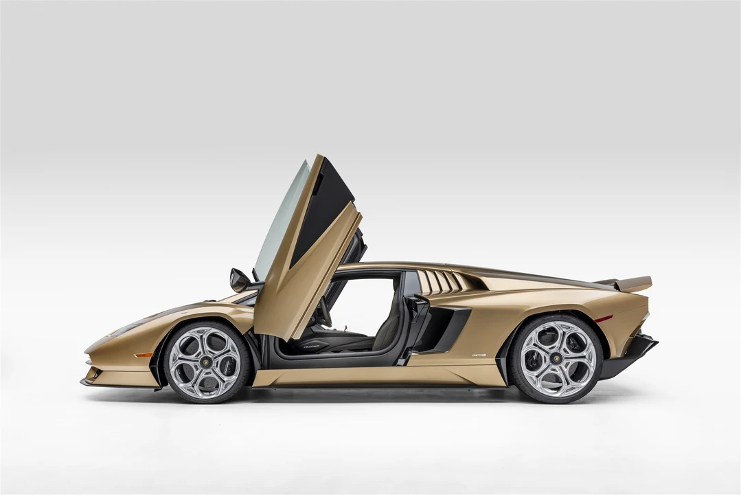 2022 Lamborghini Countach LPI 800-4 - Image 25 of 31