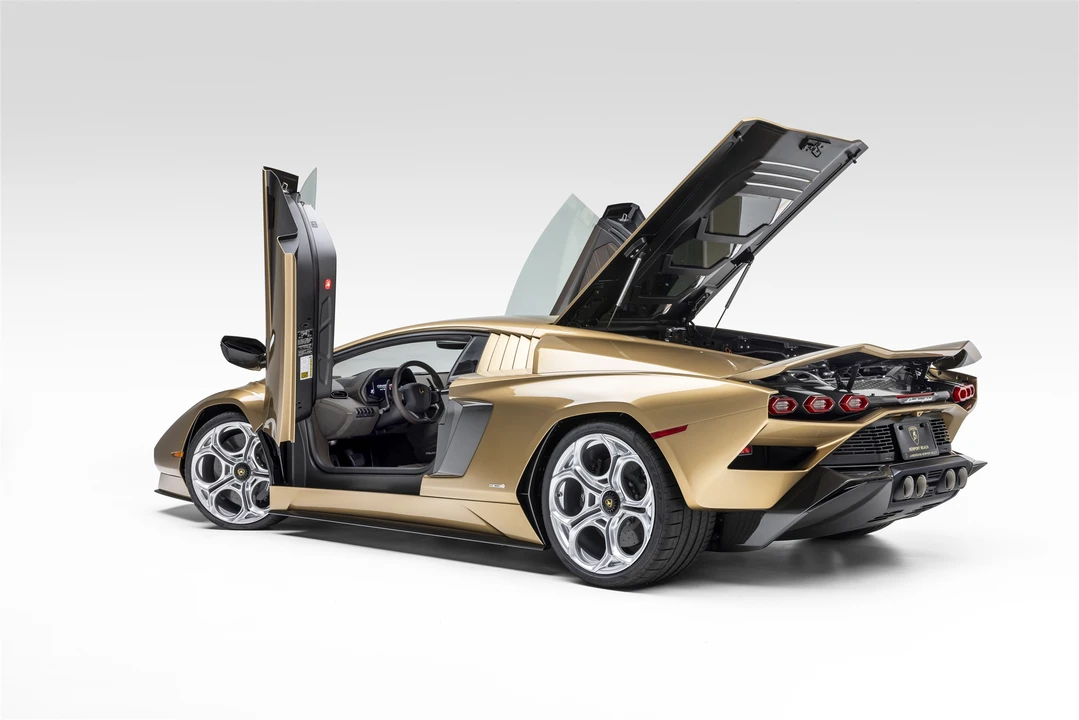 2022 Lamborghini Countach LPI 800-4 - Image 26 of 31