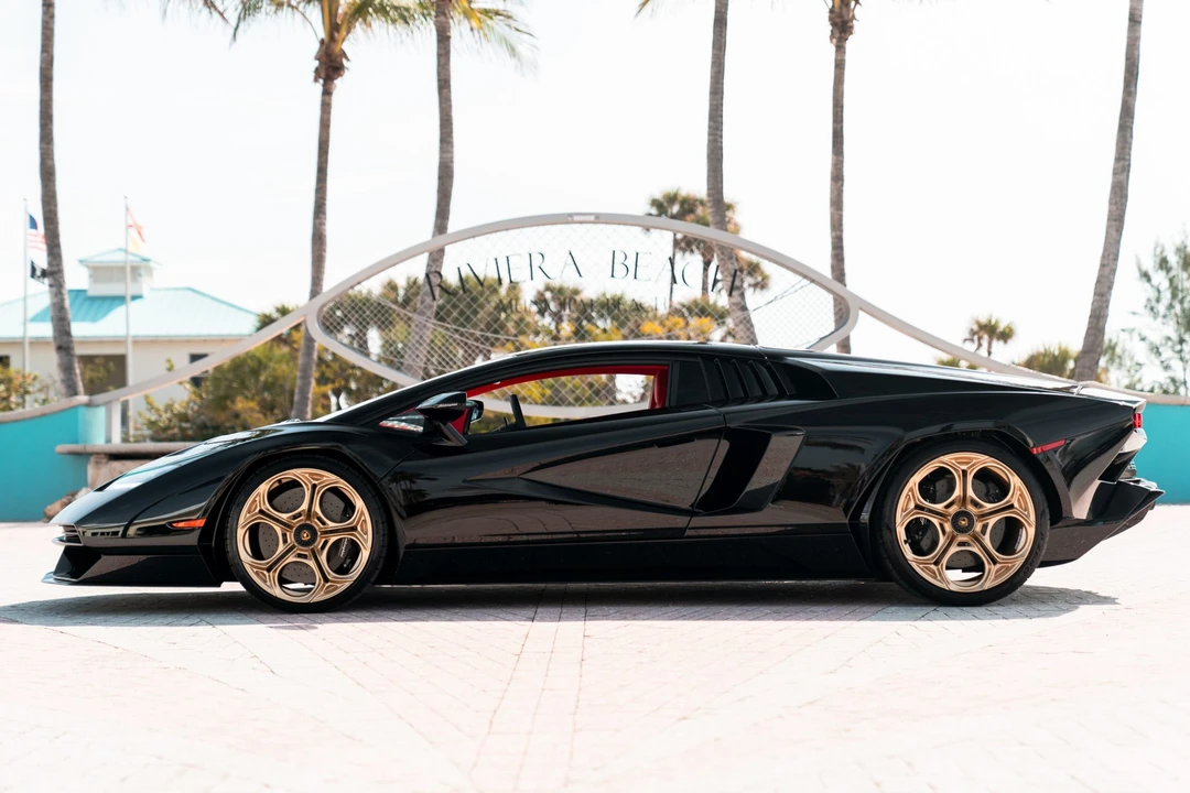 2022 Lamborghini Countach LPI 800-4 - Image 4 of 31