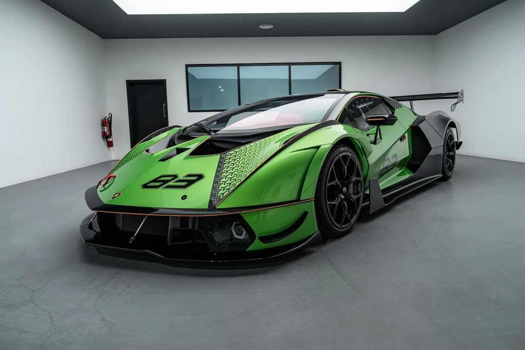 2022 Lamborghini - Image 8 of 31