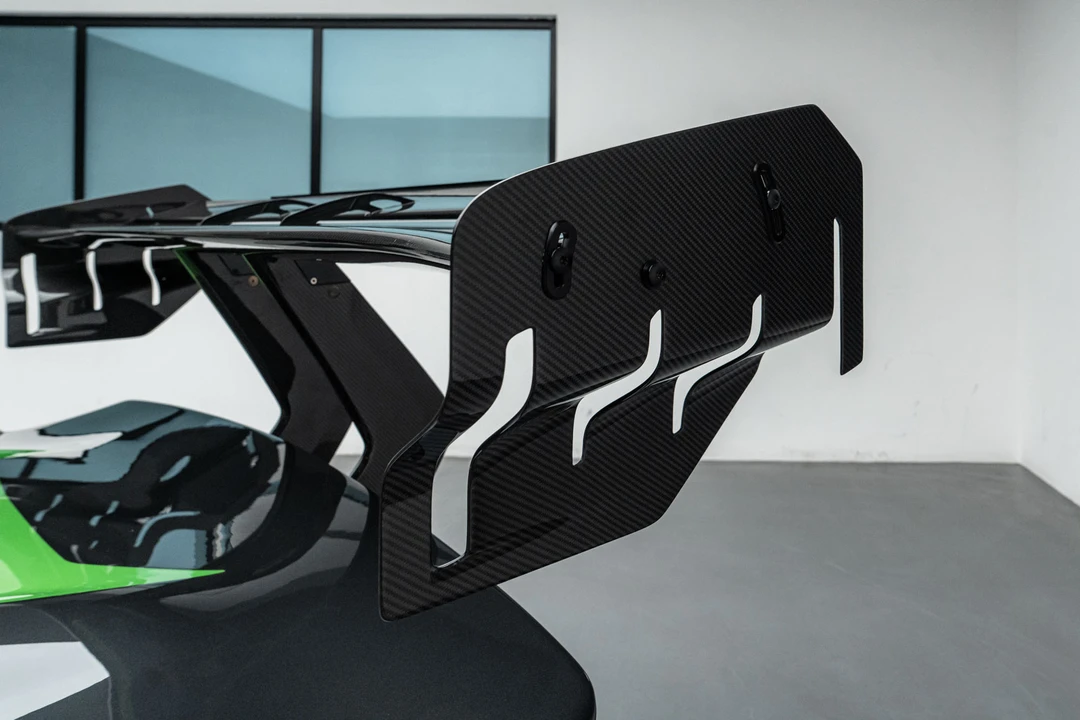2022 Lamborghini - Image 11 of 31