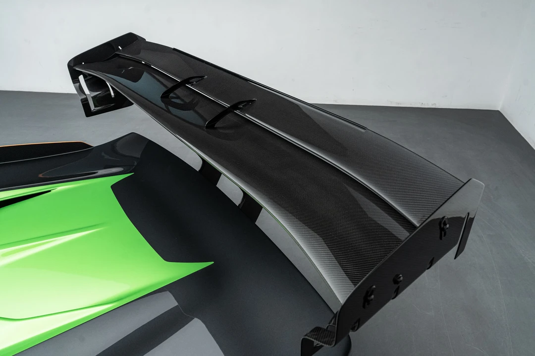 2022 Lamborghini - Image 13 of 31