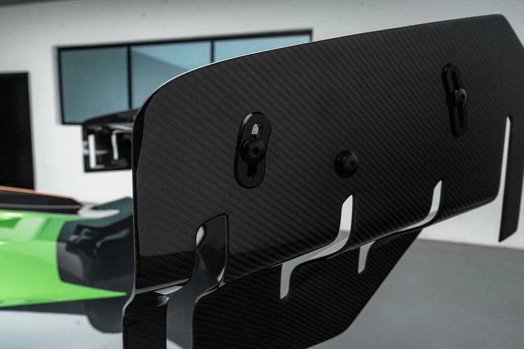 2022 Lamborghini - Image 15 of 31