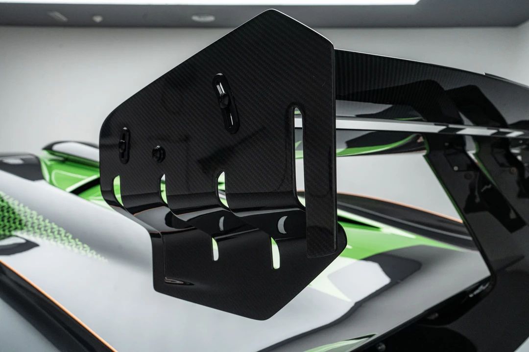 2022 Lamborghini - Image 17 of 31
