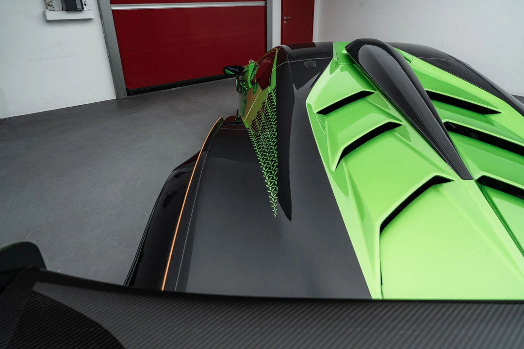 2022 Lamborghini - Image 25 of 31