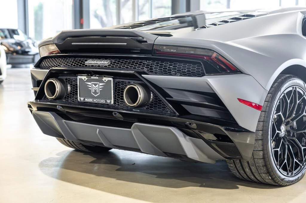 2022 Lamborghini Huracan - Image 18 of 31