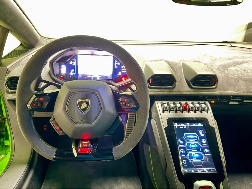 2022 Lamborghini Huracan - Image 15 of 20