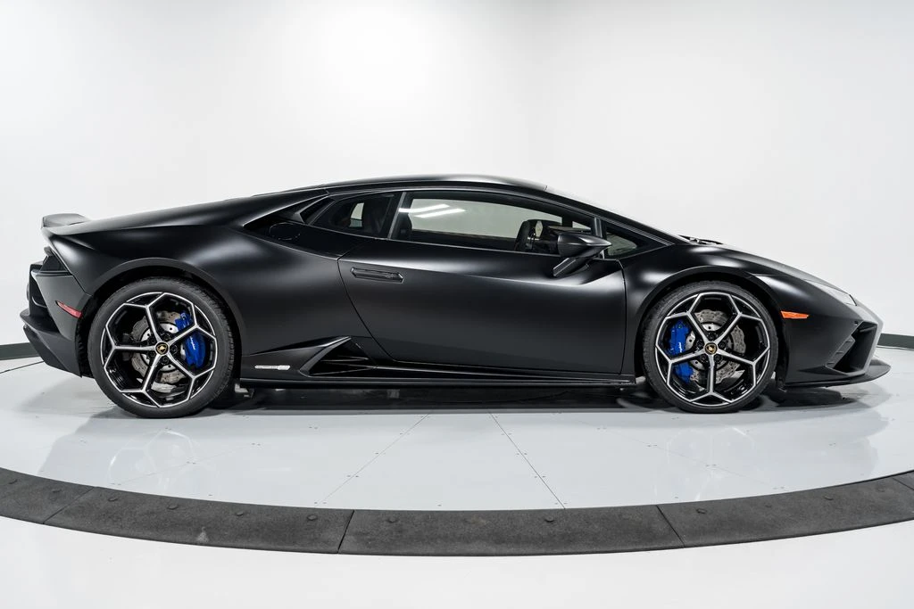 2022 Lamborghini Huracan LP640-4 EVO - Image 2 of 31