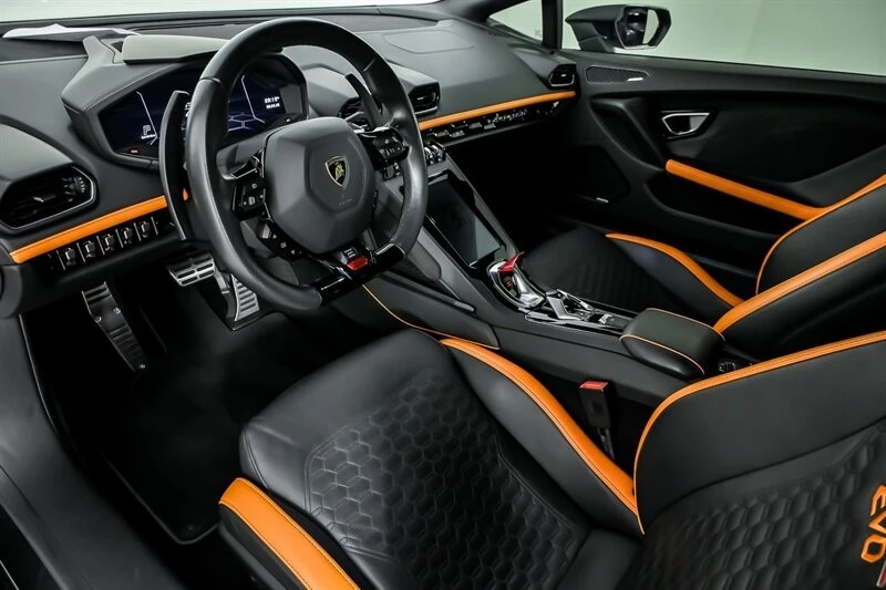 2022 Lamborghini - Image 21 of 31