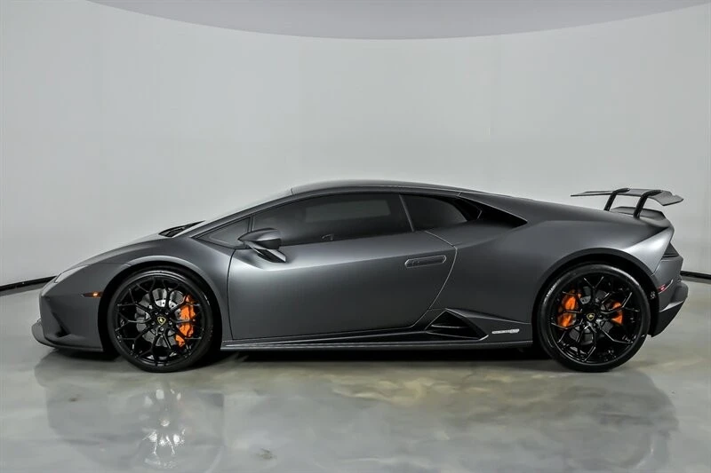 2022 Lamborghini - Image 9 of 31
