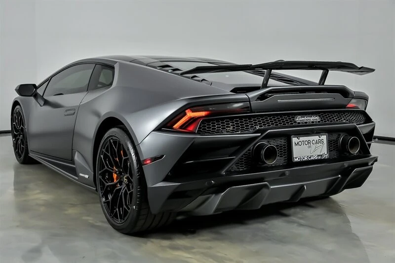 2022 Lamborghini - Image 10 of 31