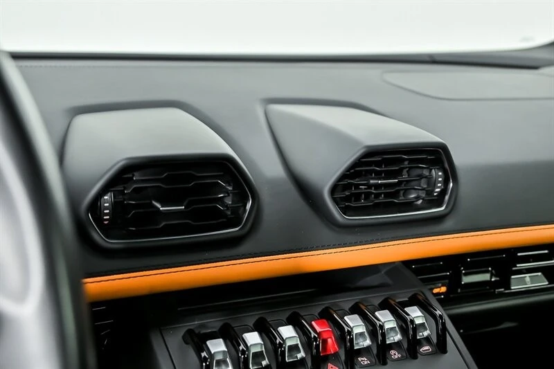 2022 Lamborghini - Image 29 of 31