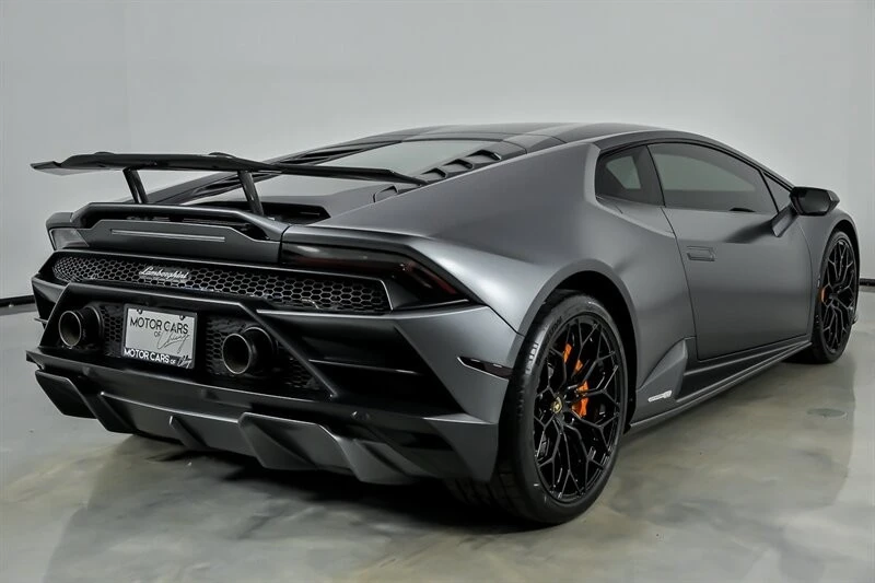 2022 Lamborghini - Image 12 of 31
