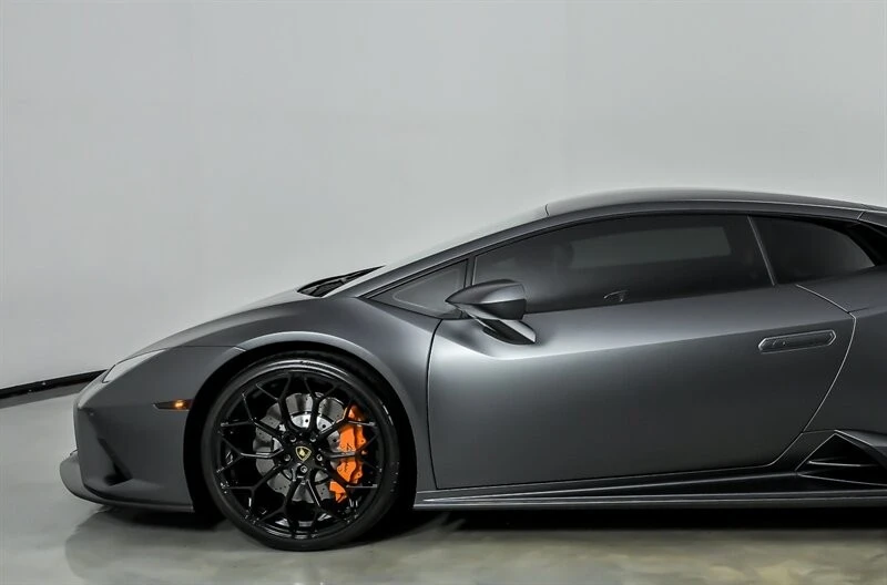 2022 Lamborghini - Image 6 of 31