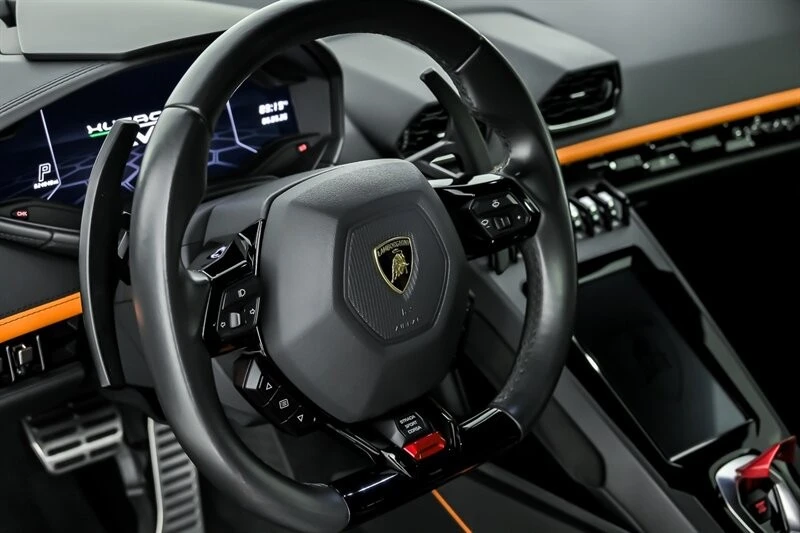 2022 Lamborghini - Image 24 of 31