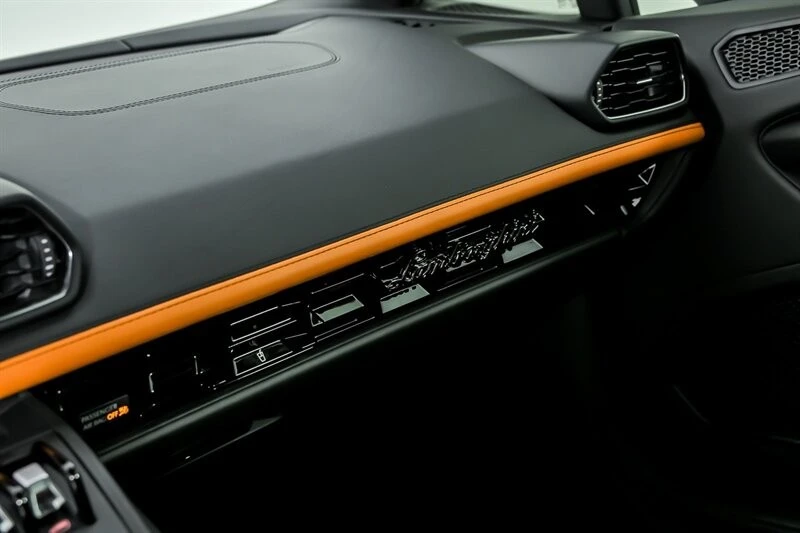 2022 Lamborghini - Image 30 of 31